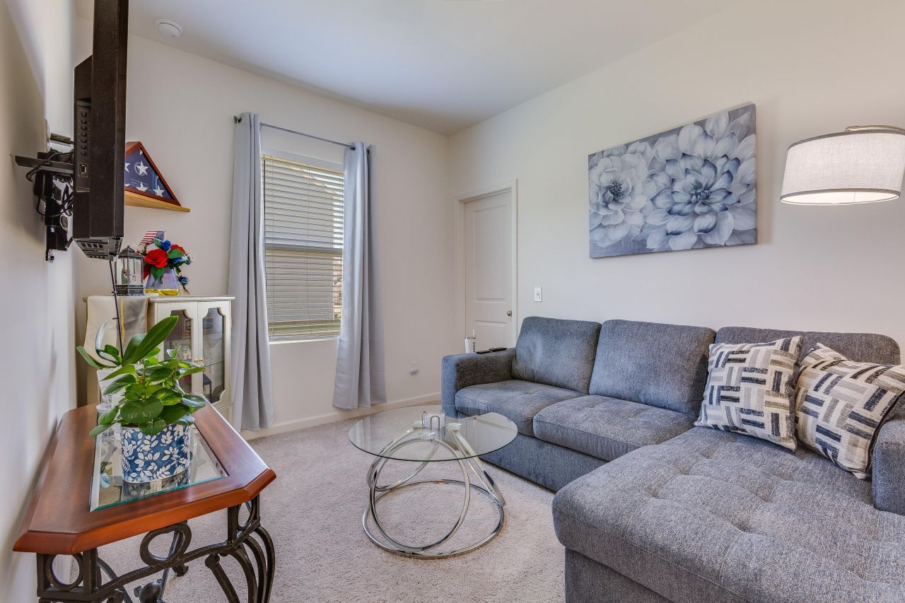 256 Phoenix Drive Photo 18