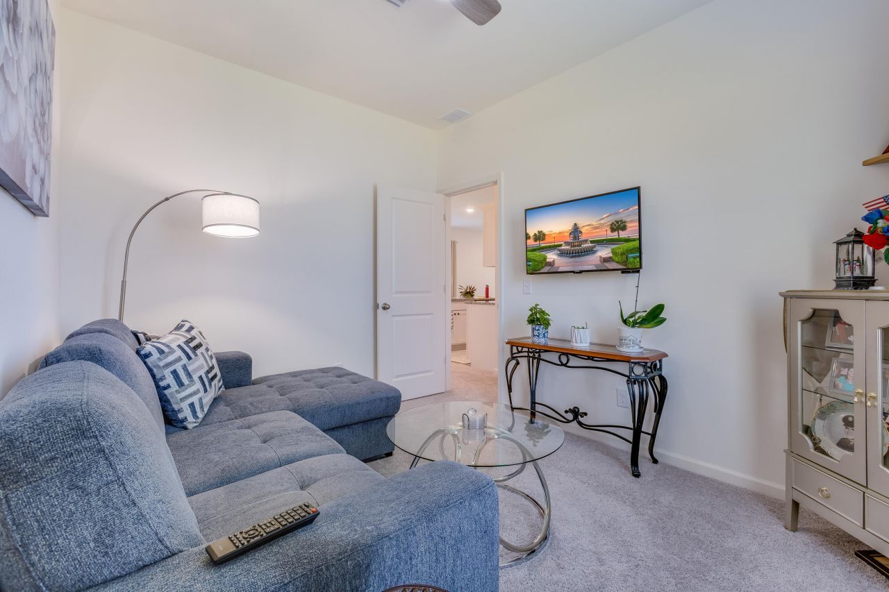 256 Phoenix Drive Photo 19