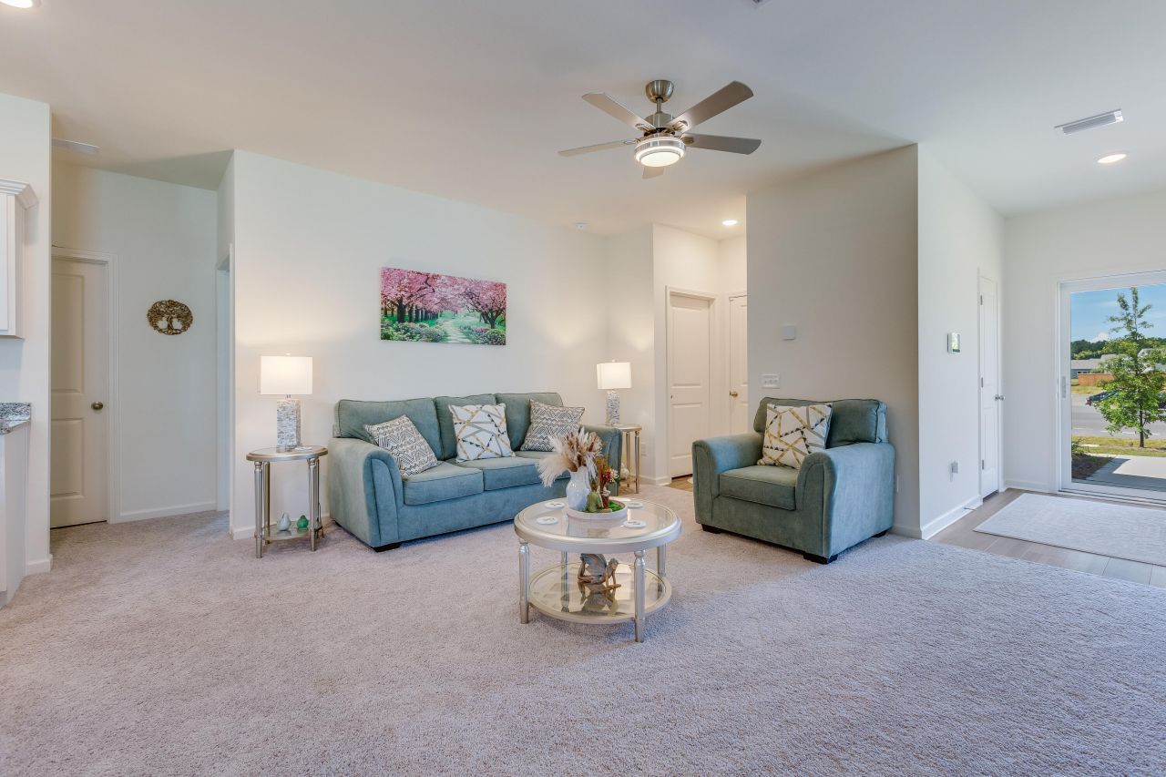 256 Phoenix Drive Photo 9