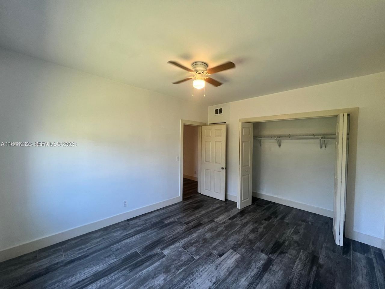 2500 NE 192nd St, Miami, FL 33180 Photo