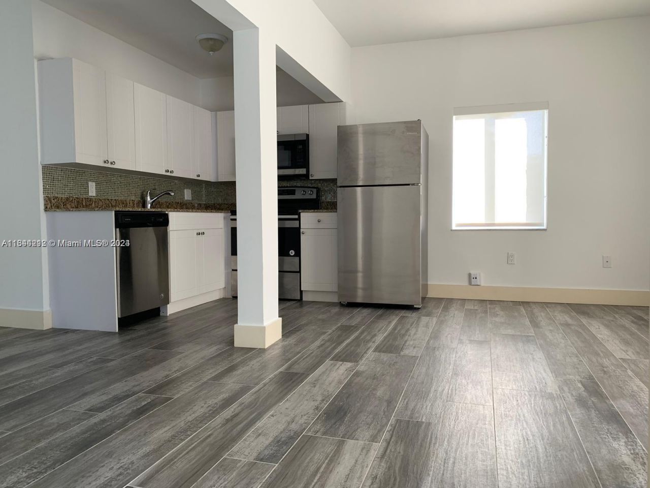 2500 NE 192nd St, Miami, FL 33180 Photo