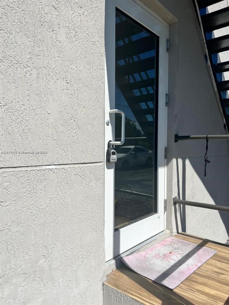 2500 NE 192nd St, Miami, FL 33180 Photo