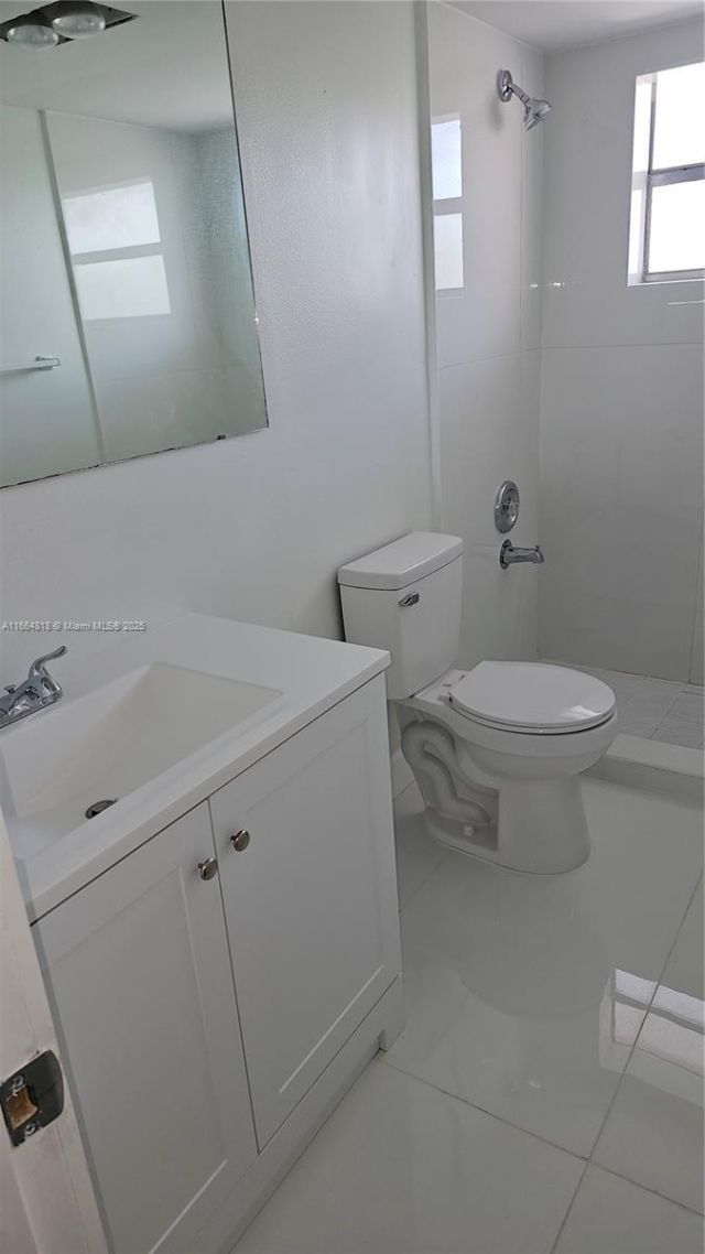 9441 Sunrise Lakes Blvd, Unit 308, Sunrise, FL 33322 Photo