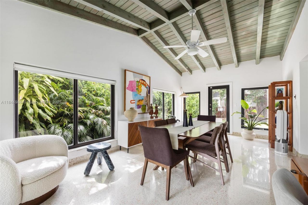 1080 NE 86th, Miami, FL 33138 Photo