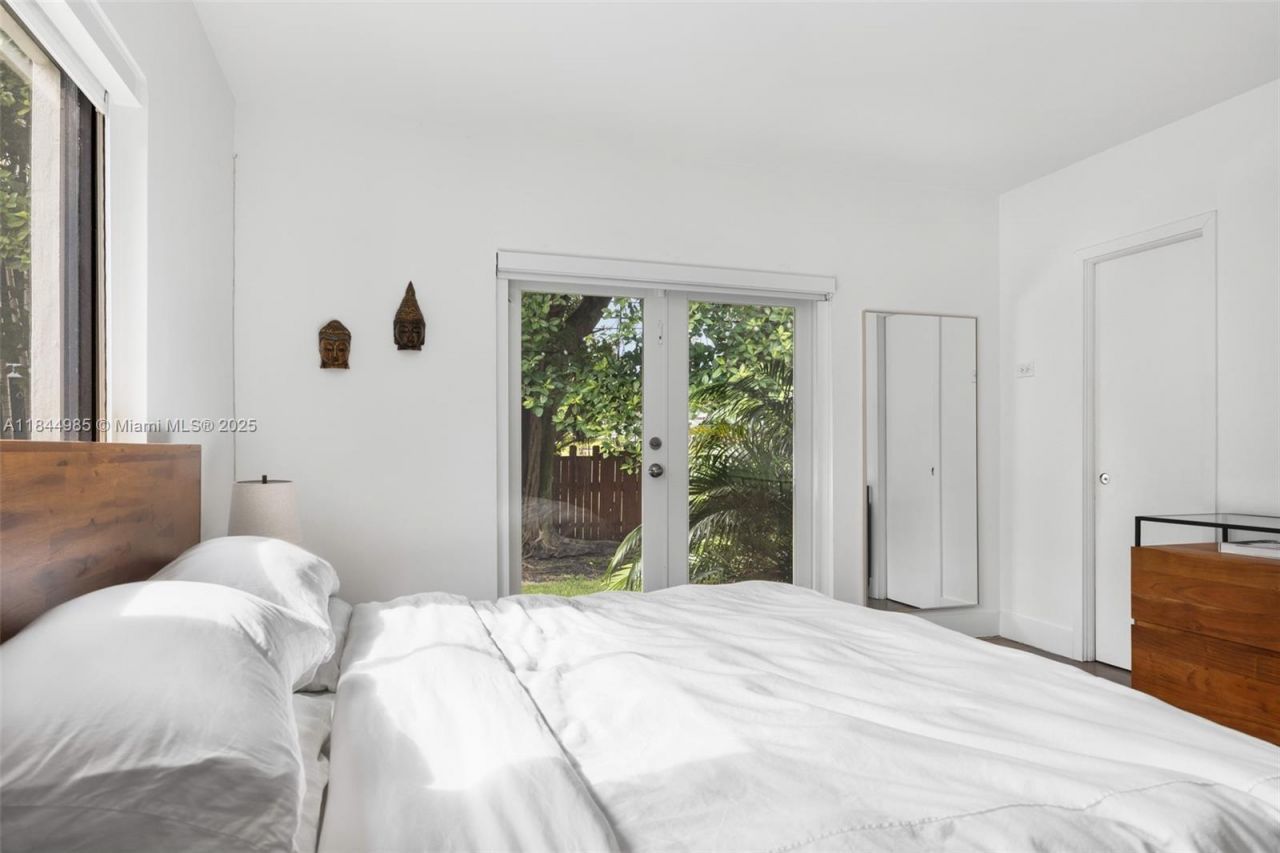 1080 NE 86th, Miami, FL 33138 Photo