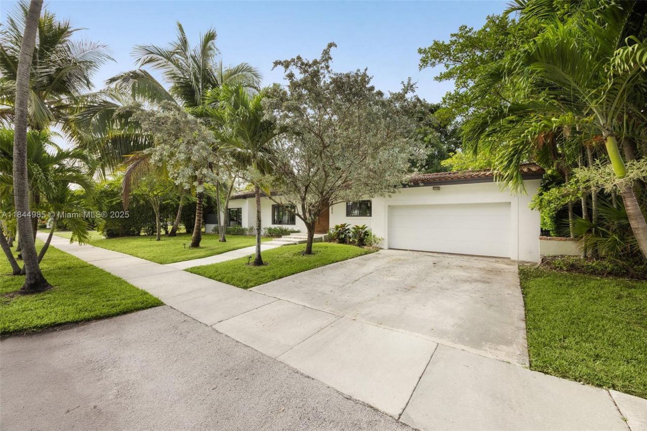 1080 NE 86th, Miami, FL 33138 Photo