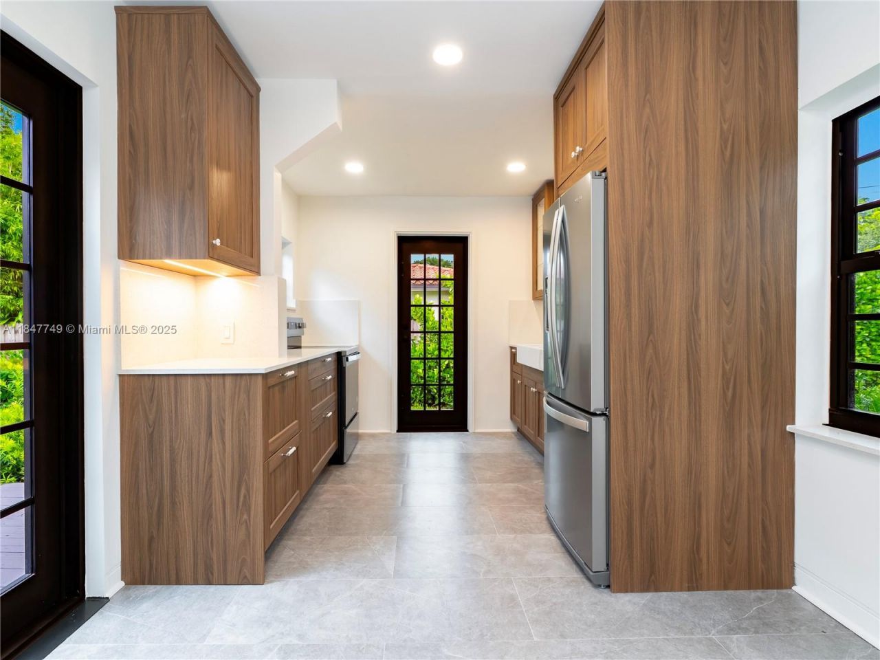 690 NE 118th St, Biscayne Park, FL 33161 Photo