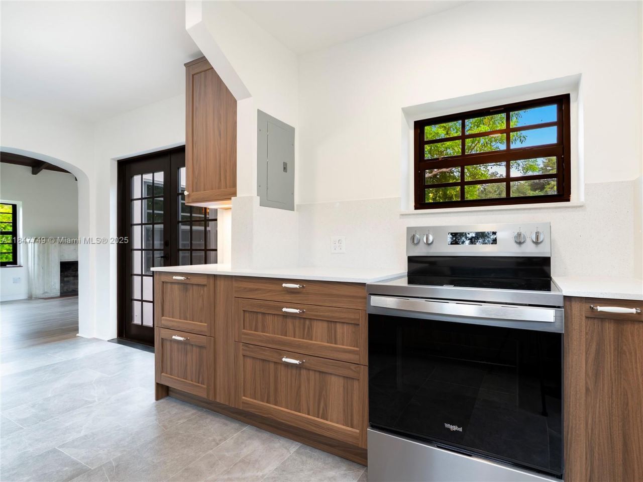 690 NE 118th St, Biscayne Park, FL 33161 Photo