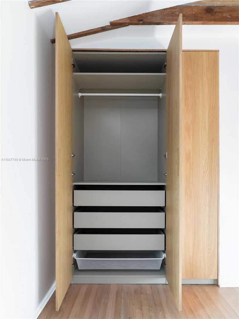 690 NE 118th St, Biscayne Park, FL 33161 Photo