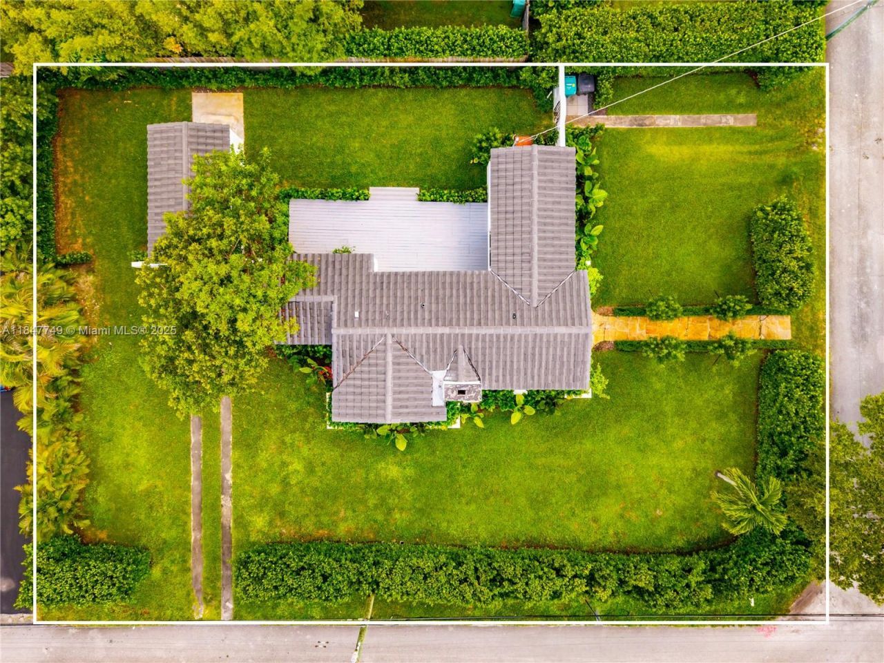 690 NE 118th St, Biscayne Park, FL 33161 Photo