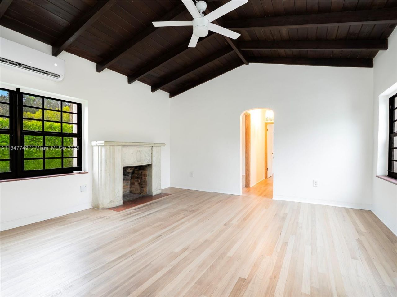 690 NE 118th St, Biscayne Park, FL 33161 Photo