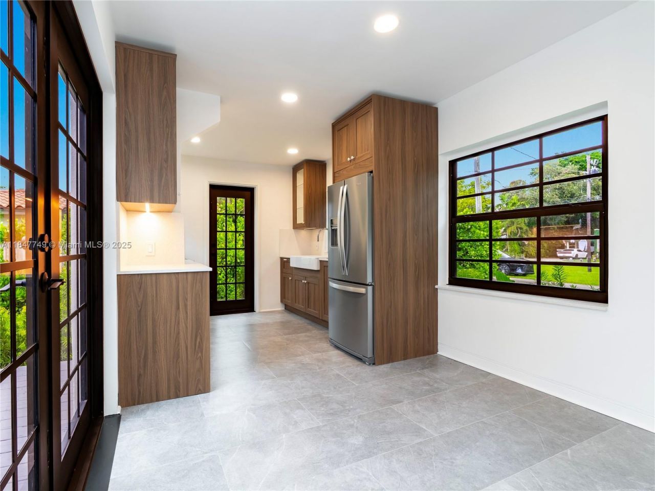 690 NE 118th St, Biscayne Park, FL 33161 Photo