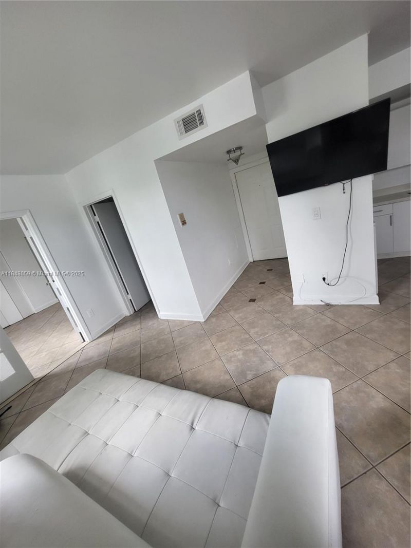 1008 Jefferson Ave, Unit 303, Miami Beach, FL 33139 Photo