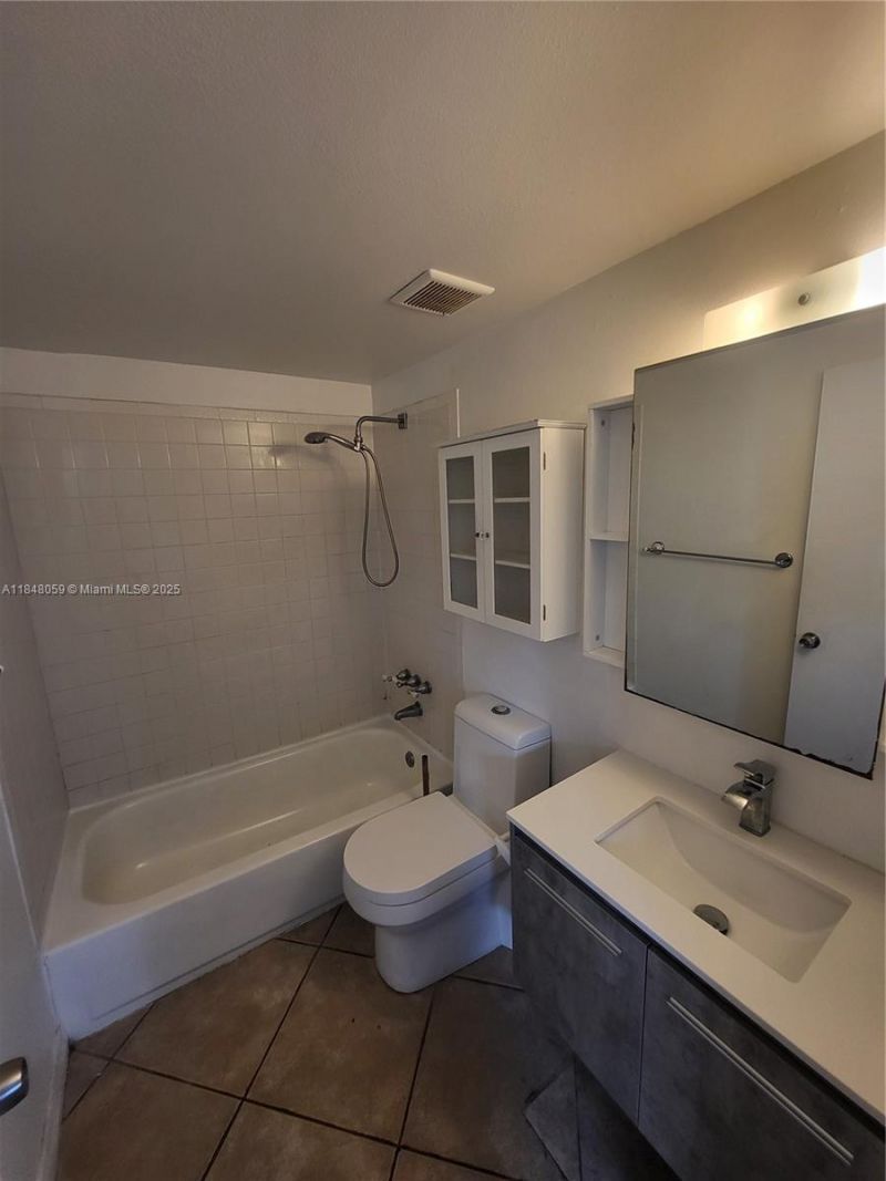 1008 Jefferson Ave, Unit 303, Miami Beach, FL 33139 Photo