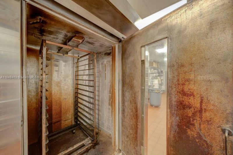 Bakery / Restaurant For Sale On Dixie Hwy, Miami, FL 33157 Photo