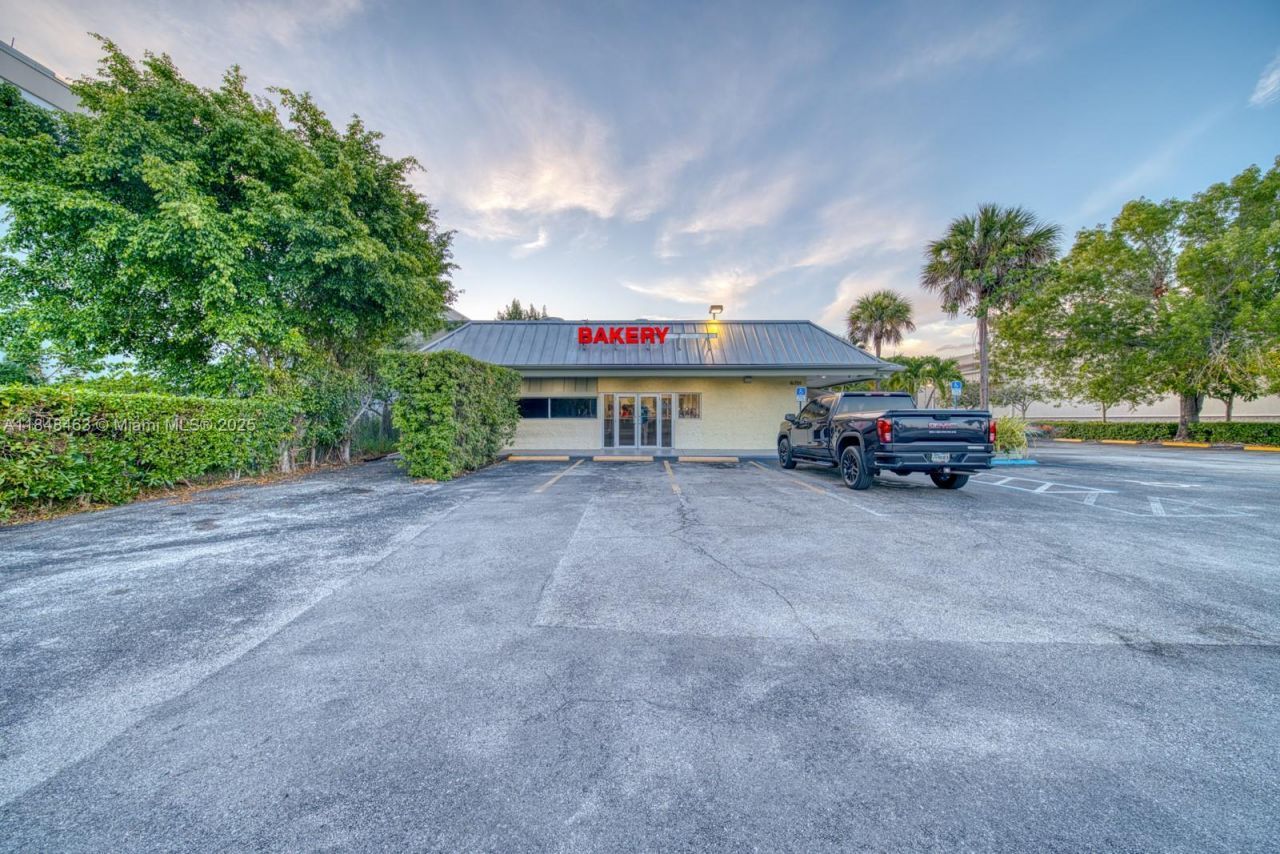 Bakery / Restaurant For Sale On Dixie Hwy, Miami, FL 33157 Photo
