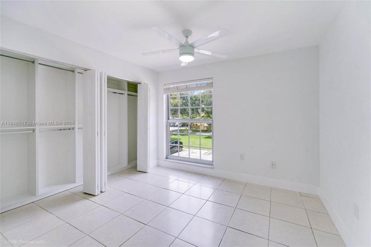 7160 Fairway Dr, Unit J16, Miami Lakes, FL 33014 Photo