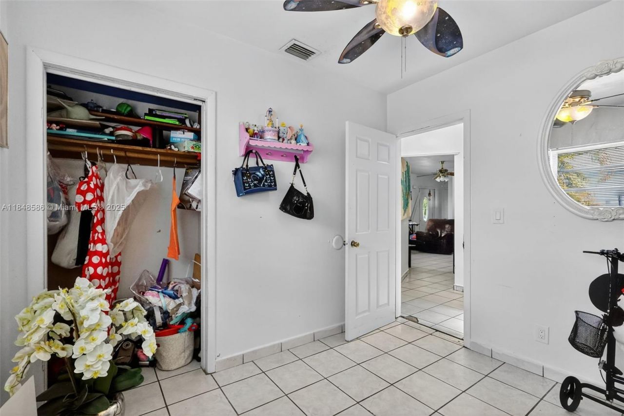 3581 W 2nd Ave, Hialeah, FL 33012 Photo