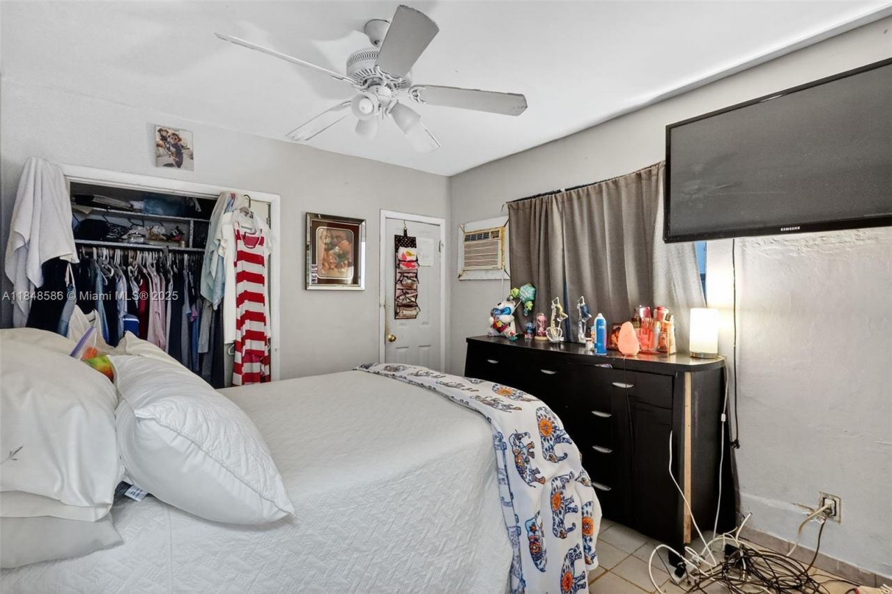 3581 W 2nd Ave, Hialeah, FL 33012 Photo