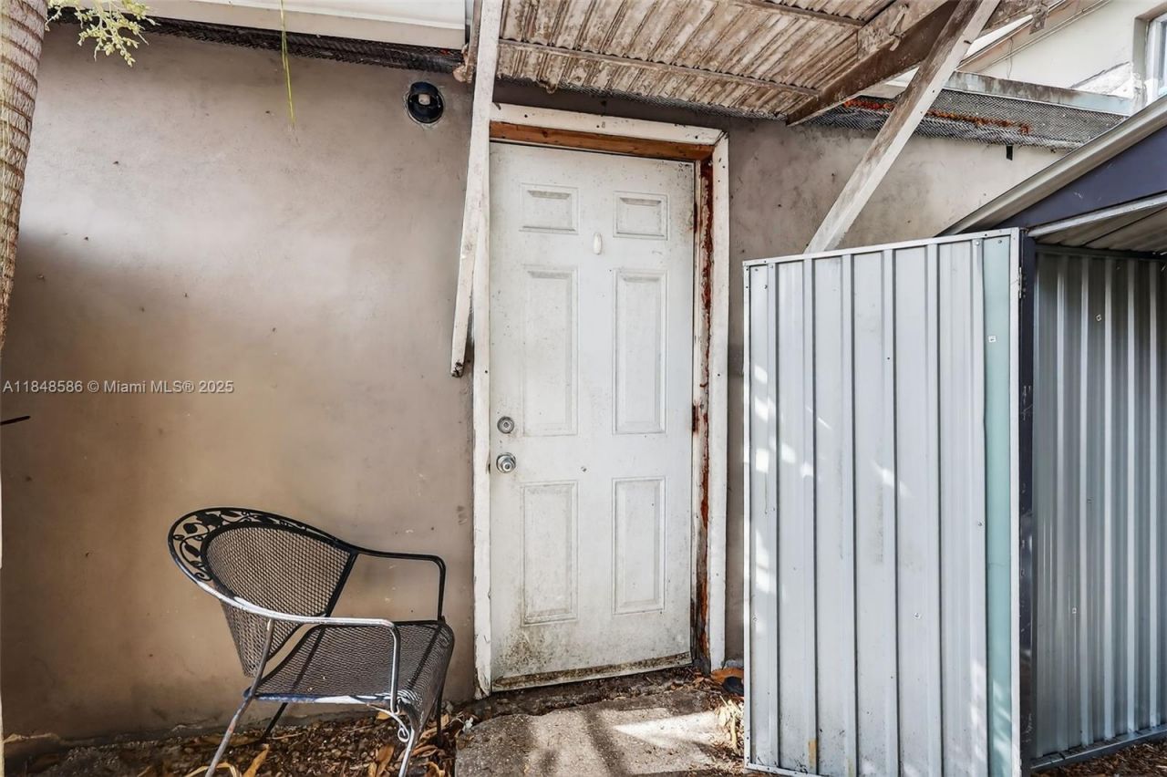 3581 W 2nd Ave, Hialeah, FL 33012 Photo