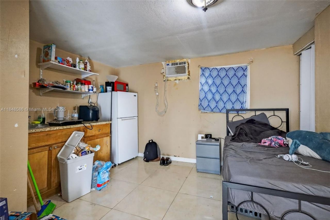 3581 W 2nd Ave, Hialeah, FL 33012 Photo