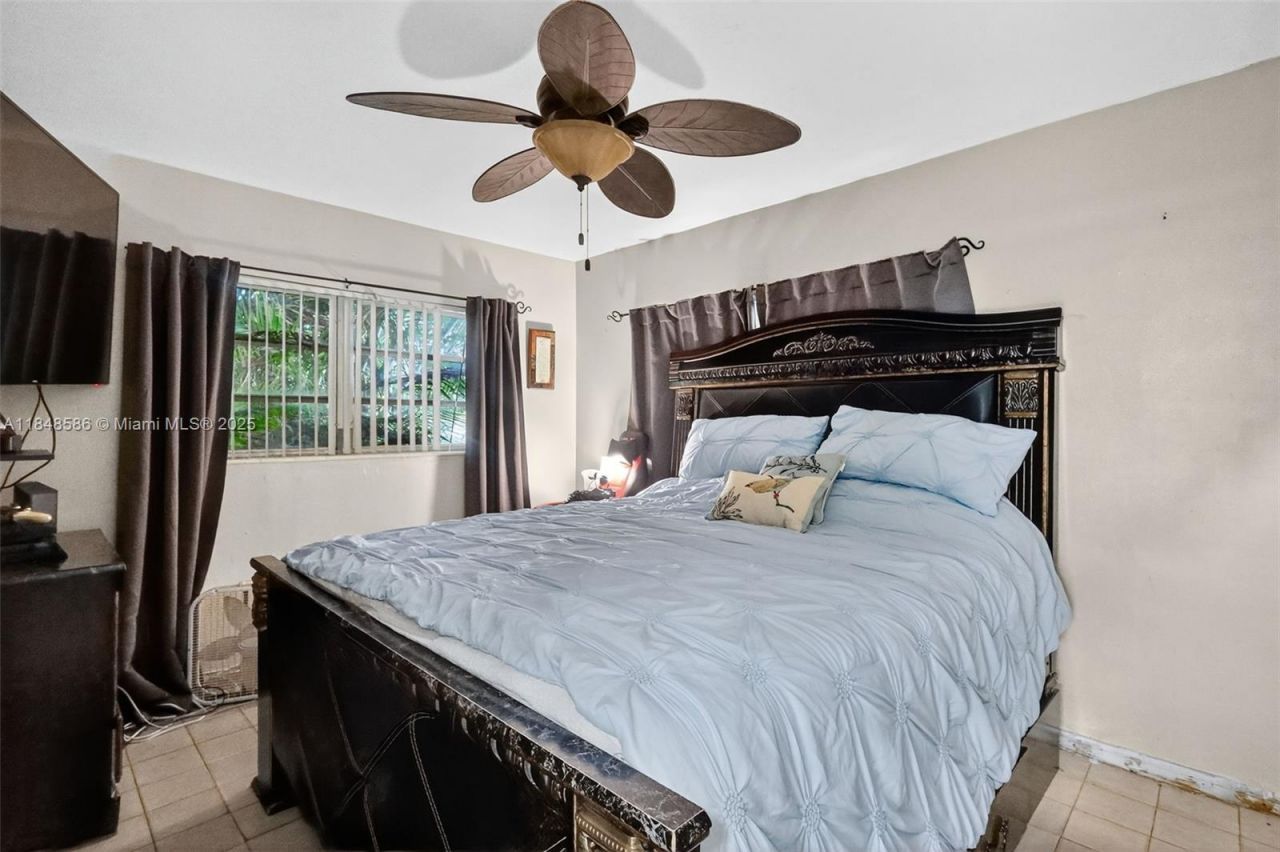 3581 W 2nd Ave, Hialeah, FL 33012 Photo