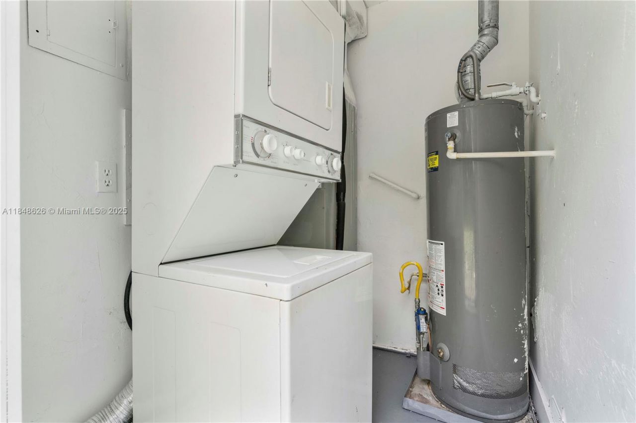 9731 NW 24th Pl, Sunrise, FL 33322 Photo