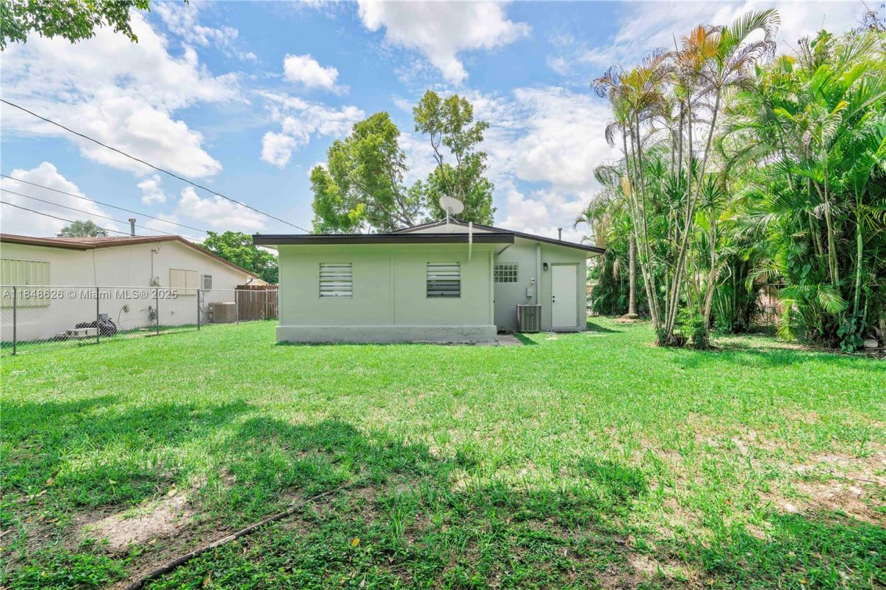 9731 NW 24th Pl, Sunrise, FL 33322 Photo