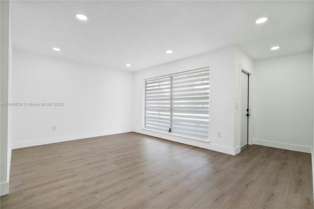 9731 NW 24th Pl, Sunrise, FL 33322 Photo