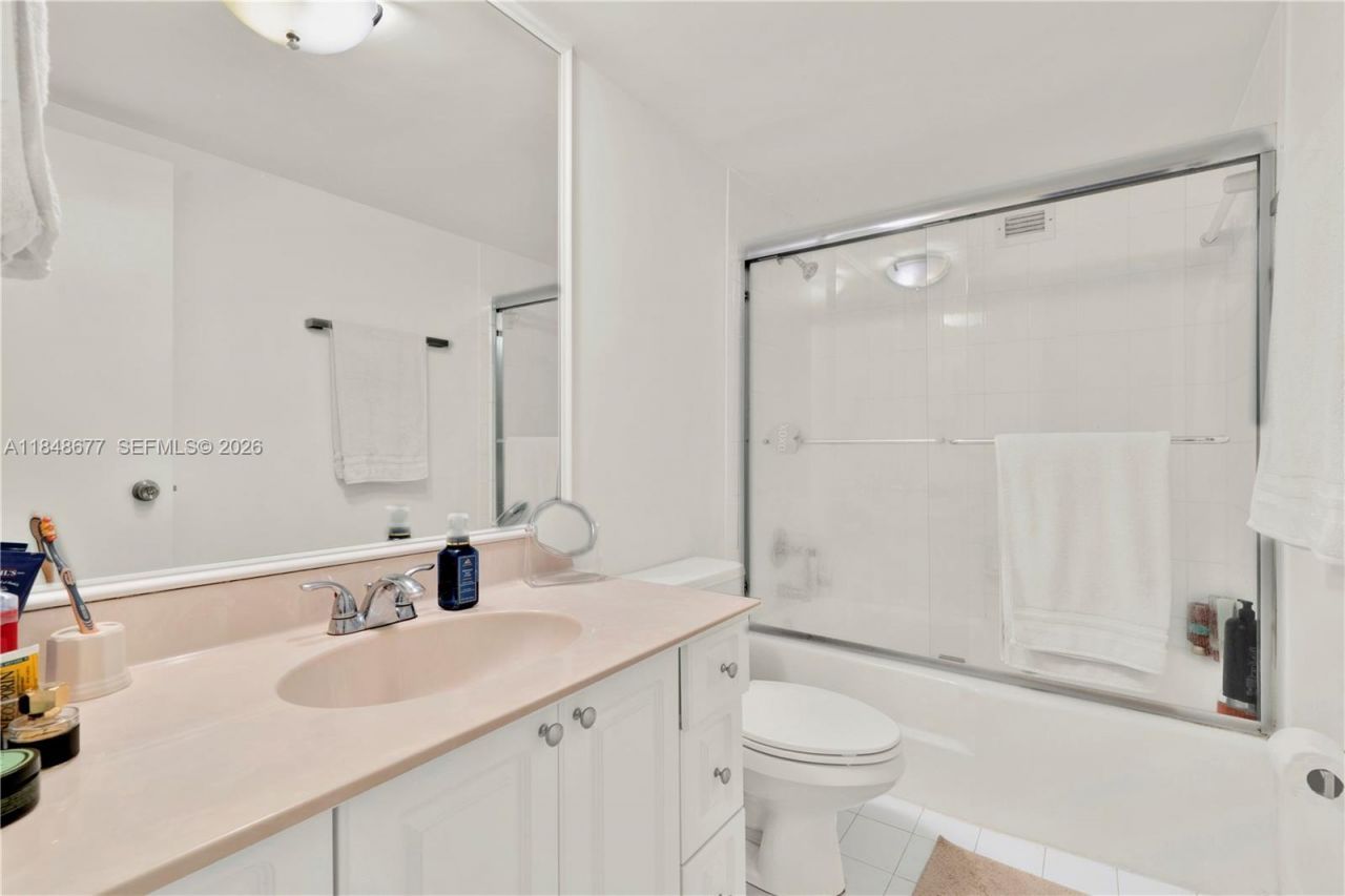 5161 Collins Ave, Unit 1110, Miami Beach, FL 33140 Photo