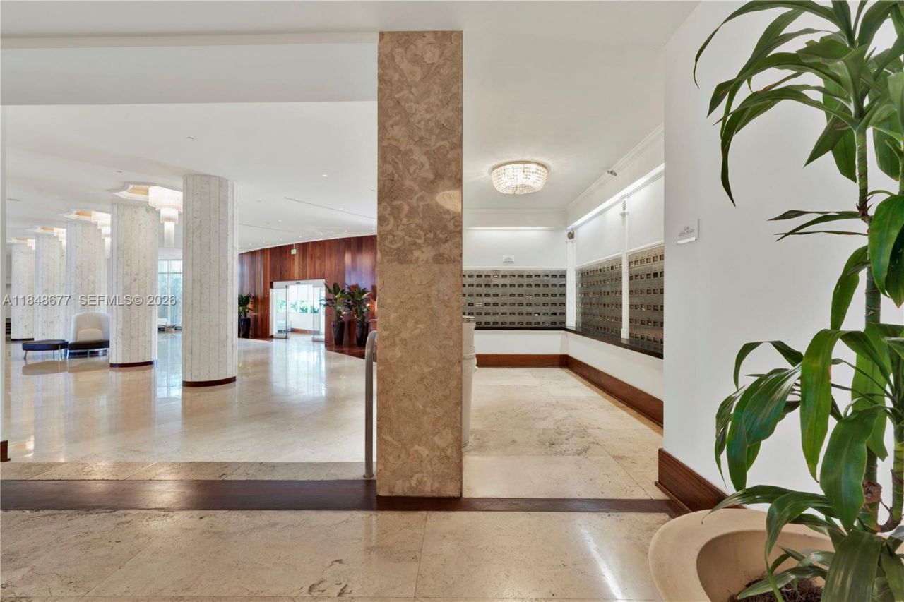 5161 Collins Ave, Unit 1110, Miami Beach, FL 33140 Photo