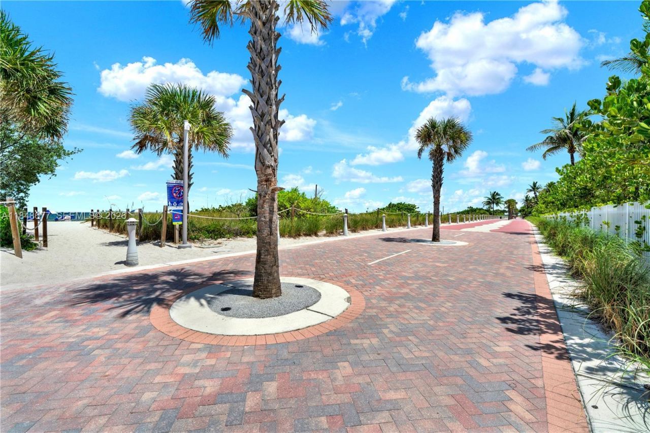 5161 Collins Ave, Unit 1110, Miami Beach, FL 33140 Photo