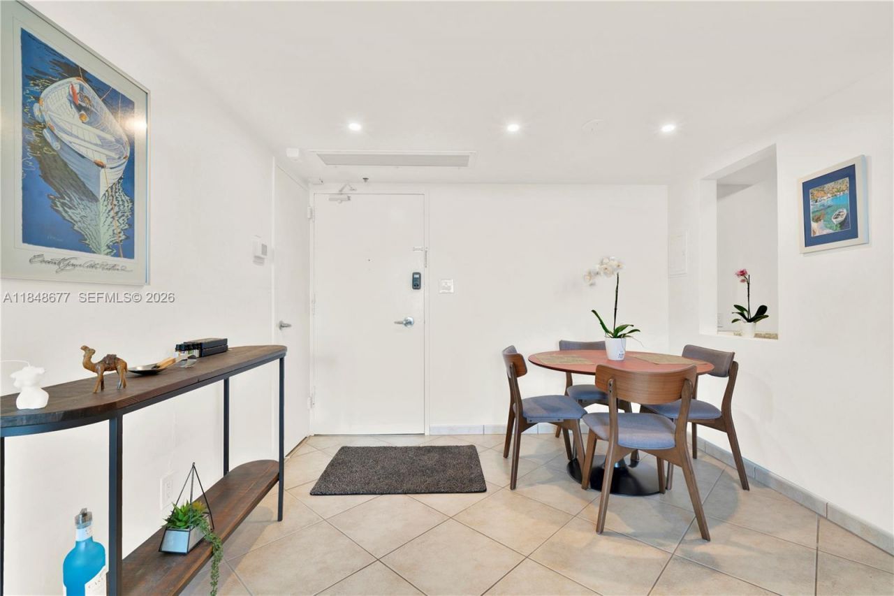 5161 Collins Ave, Unit 1110, Miami Beach, FL 33140 Photo