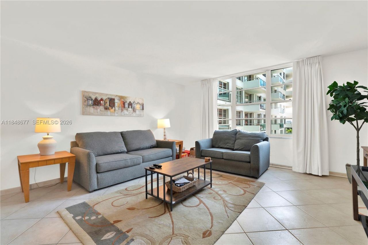 5161 Collins Ave, Unit 1110, Miami Beach, FL 33140 Photo