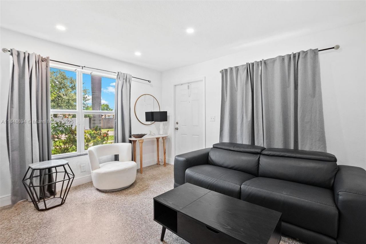 3711 SW 58th Ave, Davie, FL 33314 Photo