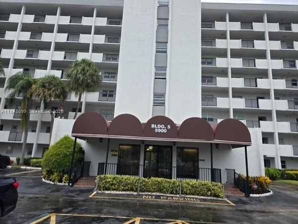 5900 NW 44th St, Unit 701, Lauderhill, FL 33319