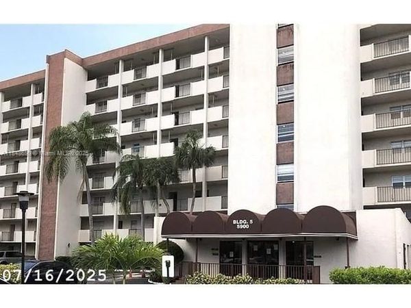5900 NW 44th St, Unit 701, Lauderhill, FL 33319