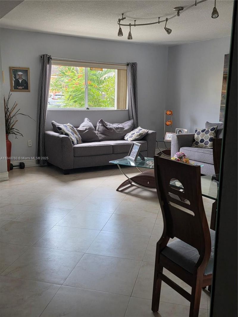 1084 SE 13th Ave, Homestead, FL 33035 Photo