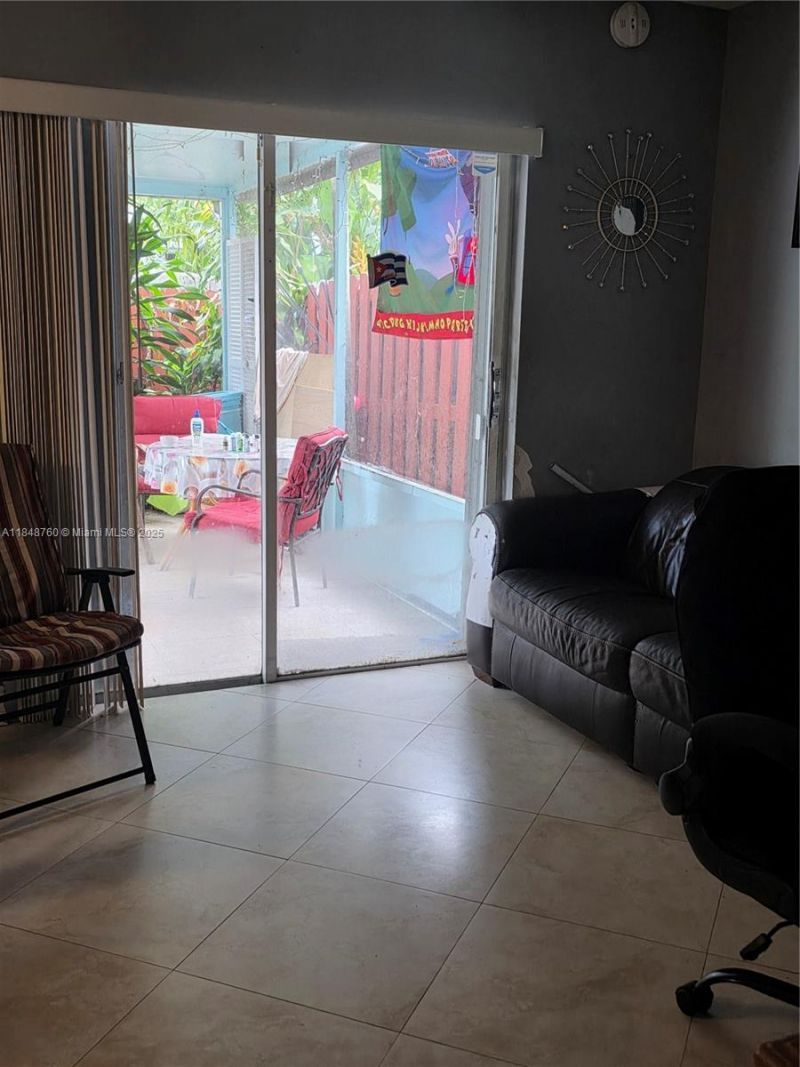 1084 SE 13th Ave, Homestead, FL 33035 Photo