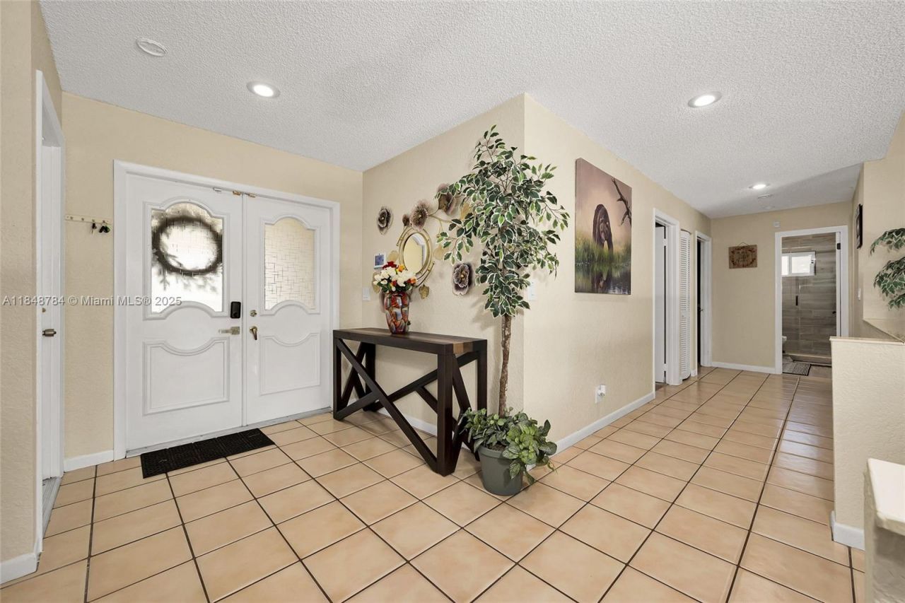 7921 NW 90th Ave, Tamarac, FL 33321 Photo