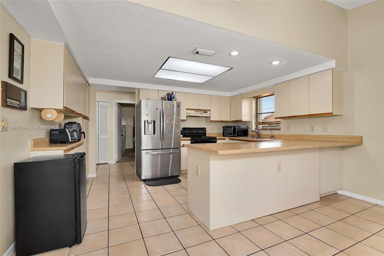 7921 NW 90th Ave, Tamarac, FL 33321 Photo