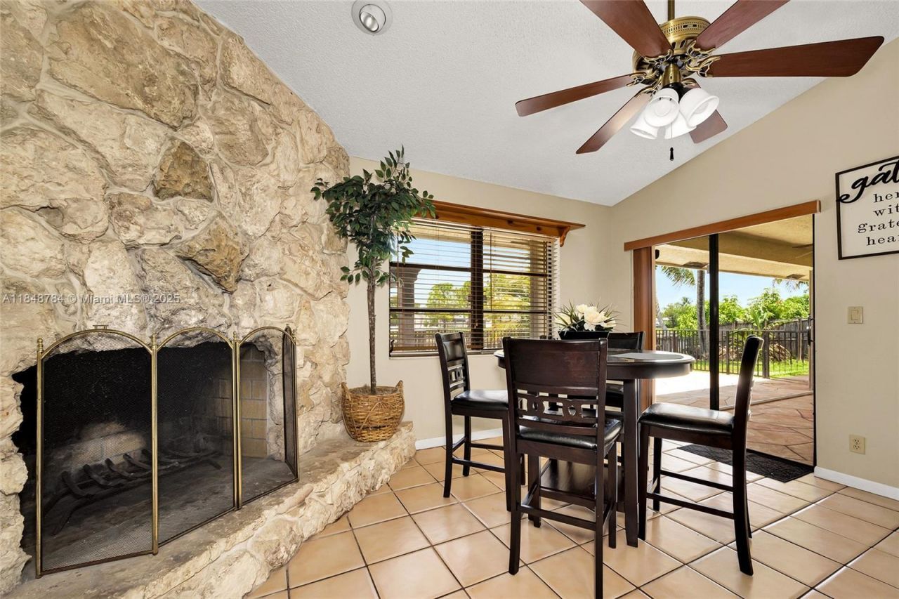 7921 NW 90th Ave, Tamarac, FL 33321 Photo