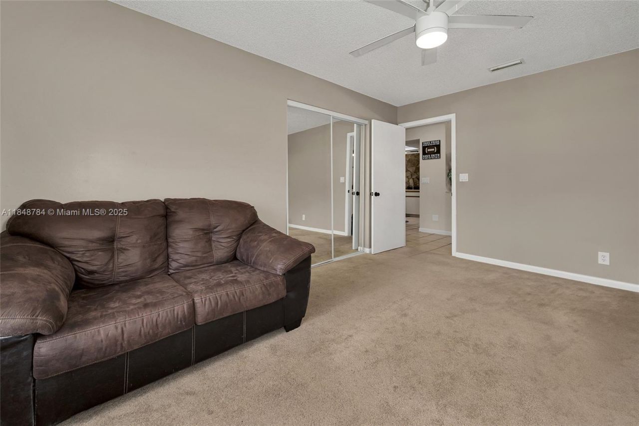 7921 NW 90th Ave, Tamarac, FL 33321 Photo