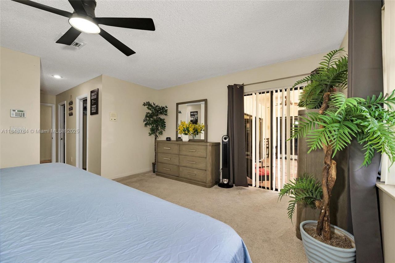 7921 NW 90th Ave, Tamarac, FL 33321 Photo