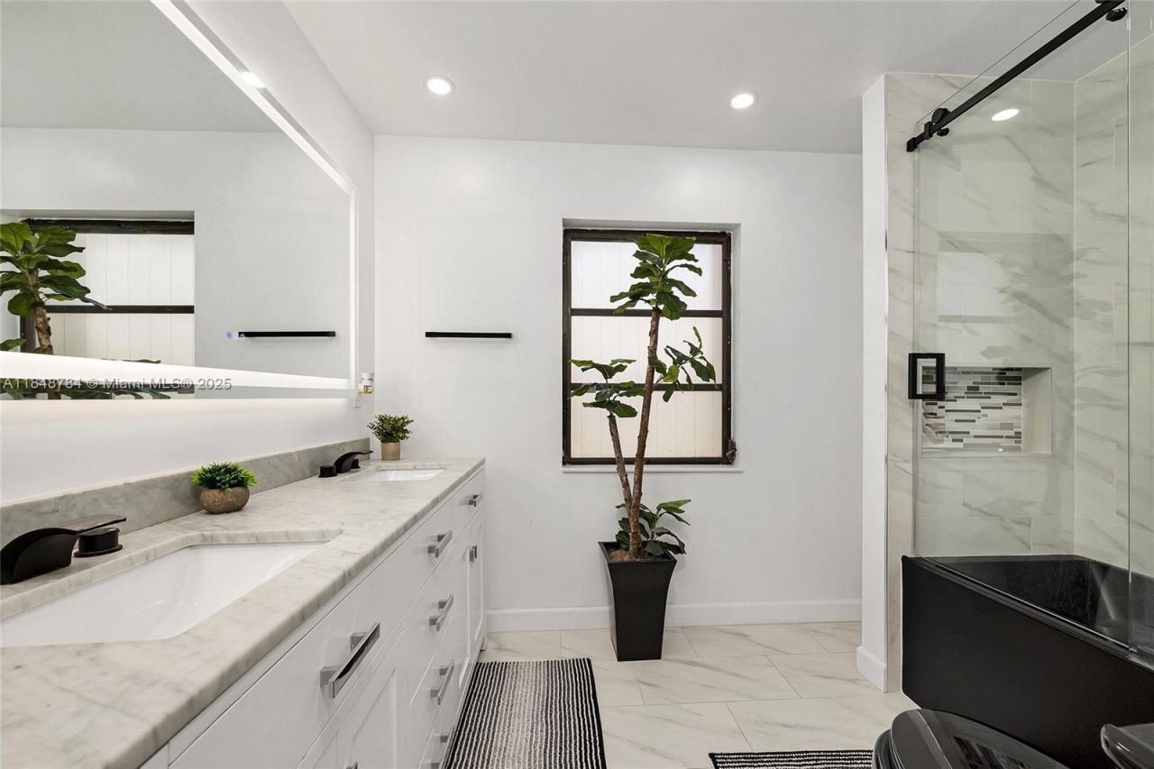 7921 NW 90th Ave, Tamarac, FL 33321 Photo