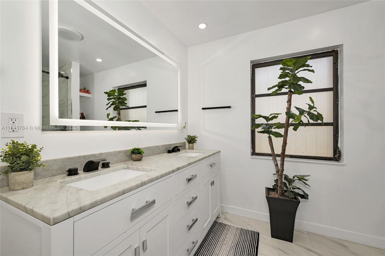 7921 NW 90th Ave, Tamarac, FL 33321 Photo