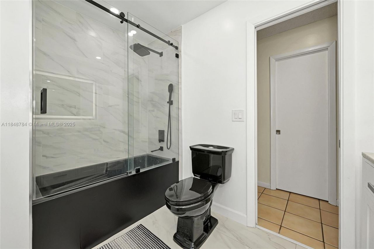 7921 NW 90th Ave, Tamarac, FL 33321 Photo