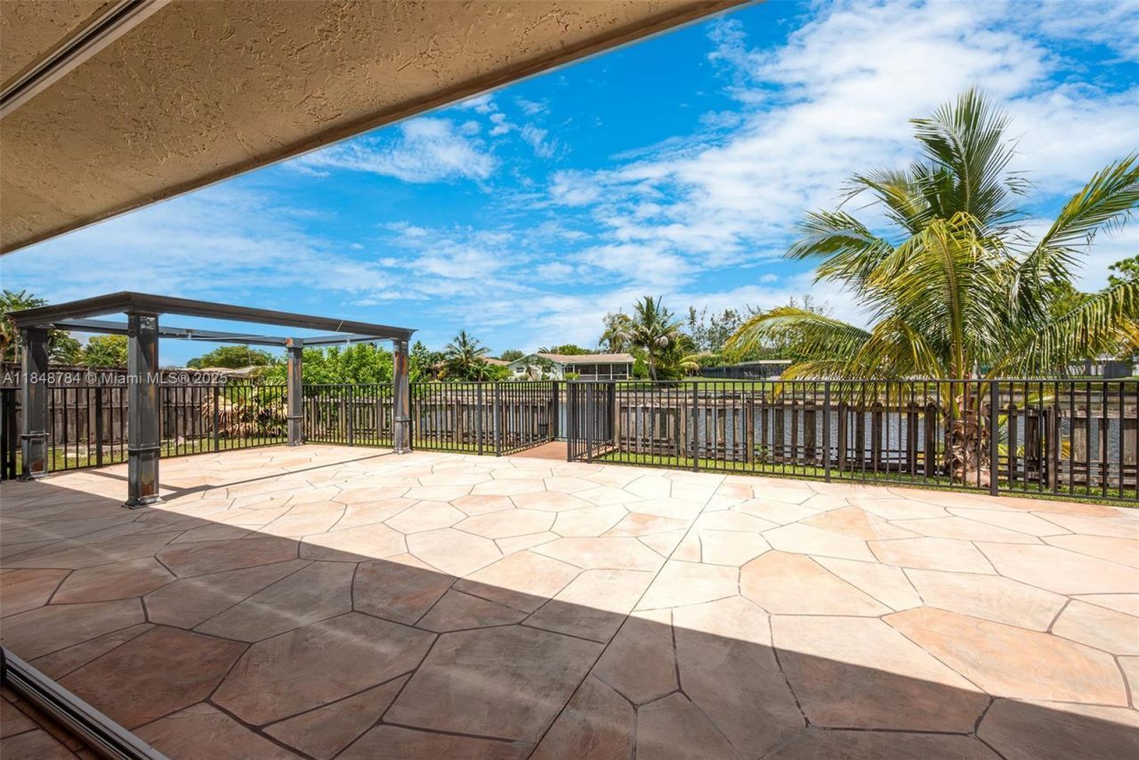 7921 NW 90th Ave, Tamarac, FL 33321 Photo