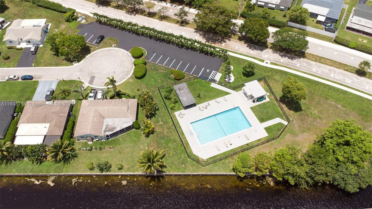 7921 NW 90th Ave, Tamarac, FL 33321 Photo