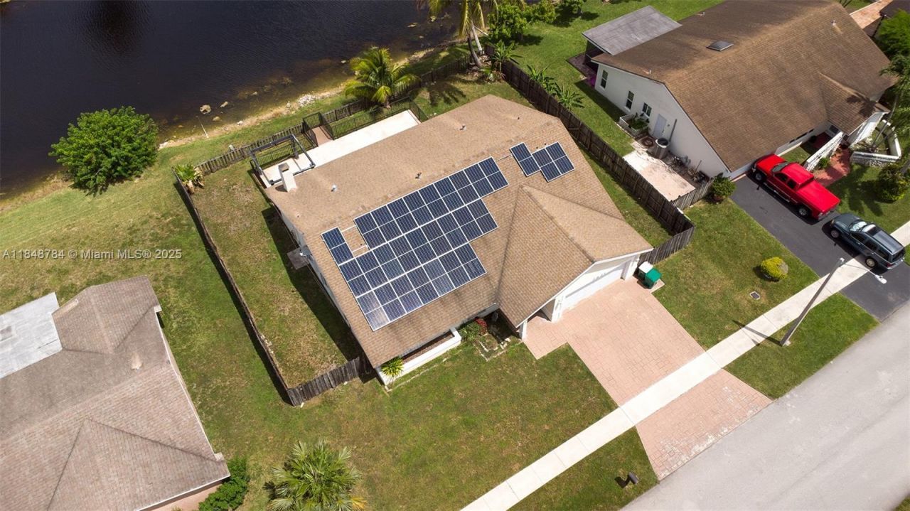 7921 NW 90th Ave, Tamarac, FL 33321 Photo